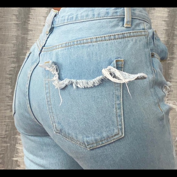 Distressed Jeans - Picture 2 of 4